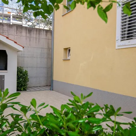 With Free And Private Parking Apartamento