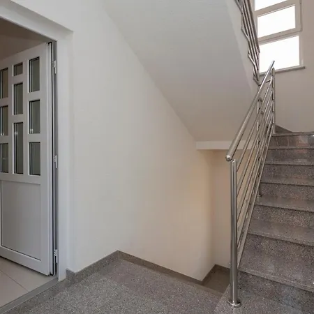 With Free And Private Parking Apartamento *